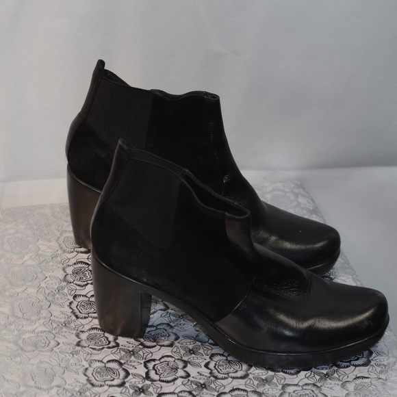 DANSKO Black Leather and Suede Booties SZ 39/8 NWOT - Picture 1 of 12